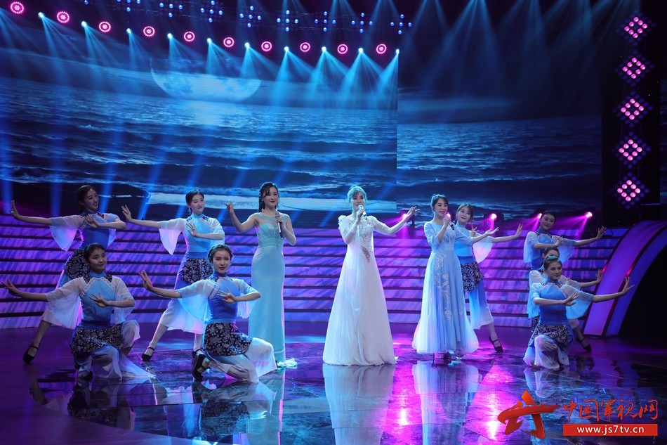 唱响军歌并讲述军歌背后的故事,讲述军歌背后的故事