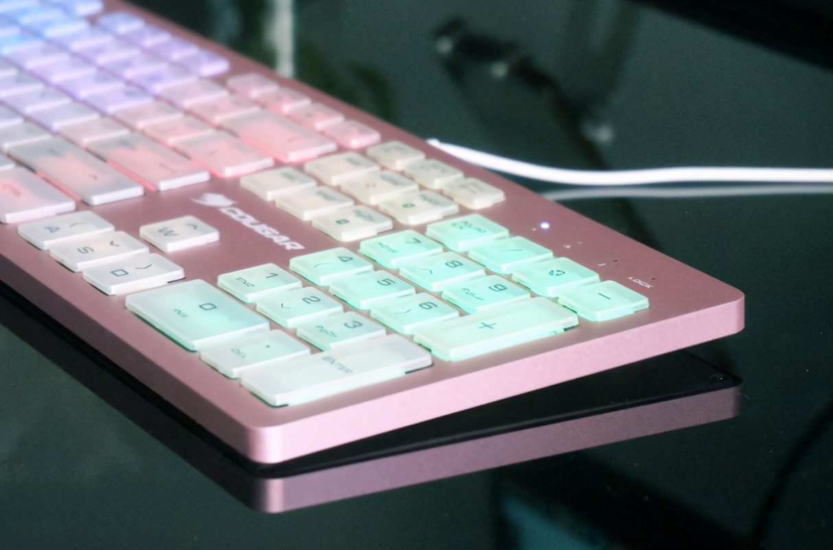 戴尔巧克力键盘测评,漂亮得不像实力派的上一句