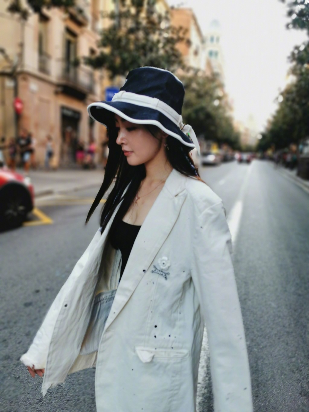 张天爱夏日清凉穿搭,张天爱黑色连体衣超显瘦