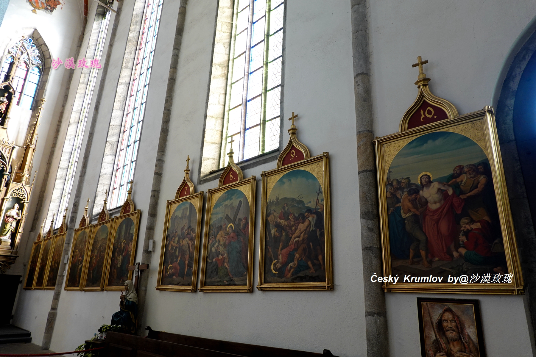 在有“捷克的丽江”之称的小镇,寻觅五瓣玫瑰的芳香