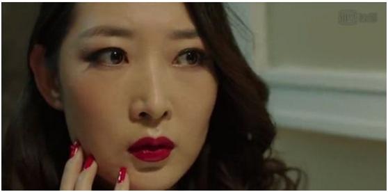 女子网上买了个狐仙供奉,白天变得越来越美,晚上却因此丑陋