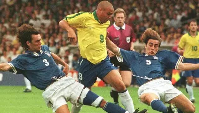 业余足球过人集锦高清,业余足球总结出来的经验