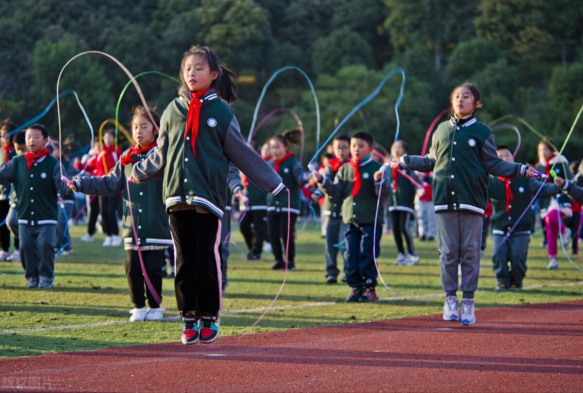 如何确定跳绳的长短,合适的跳绳长度与自己身高的关系