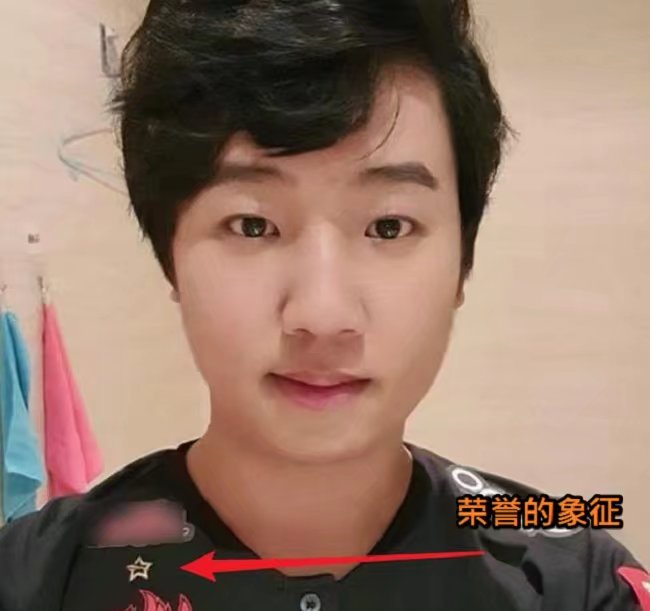 Khan穿了新队服星星标志代表冠军,粉丝调侃来碰瓷的