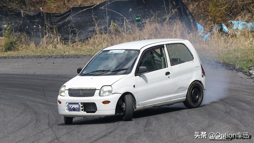 三菱遥控漂移车,摩托发动机放在汽车上