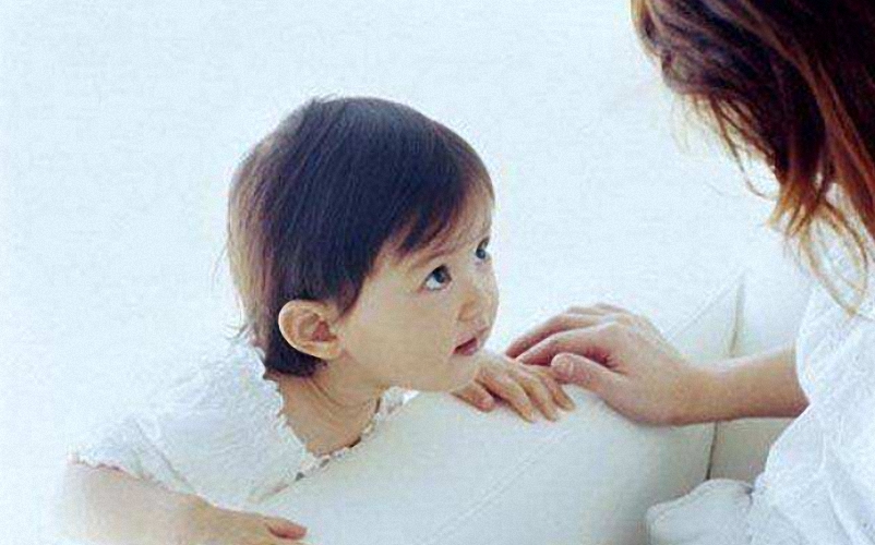 看见别人东西什么都想要怎么教育,看见别人好的东西就想拿走