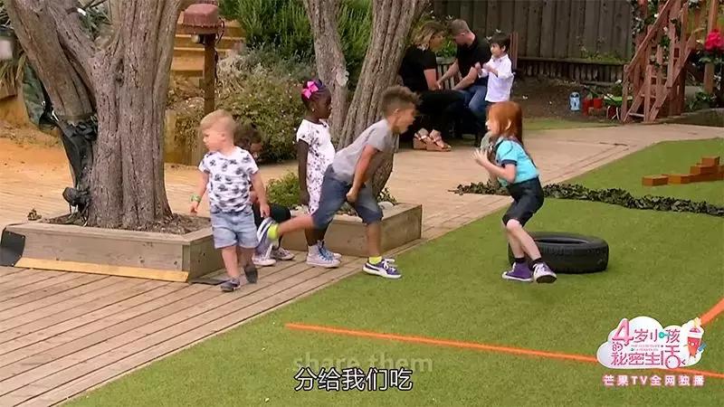 孩子抢玩具父母的正确做法,两个孩子抢玩具大人应该怎么做