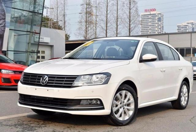 丰田卡罗拉被追尾现场的图片,卡罗拉和朗逸的碰撞视频