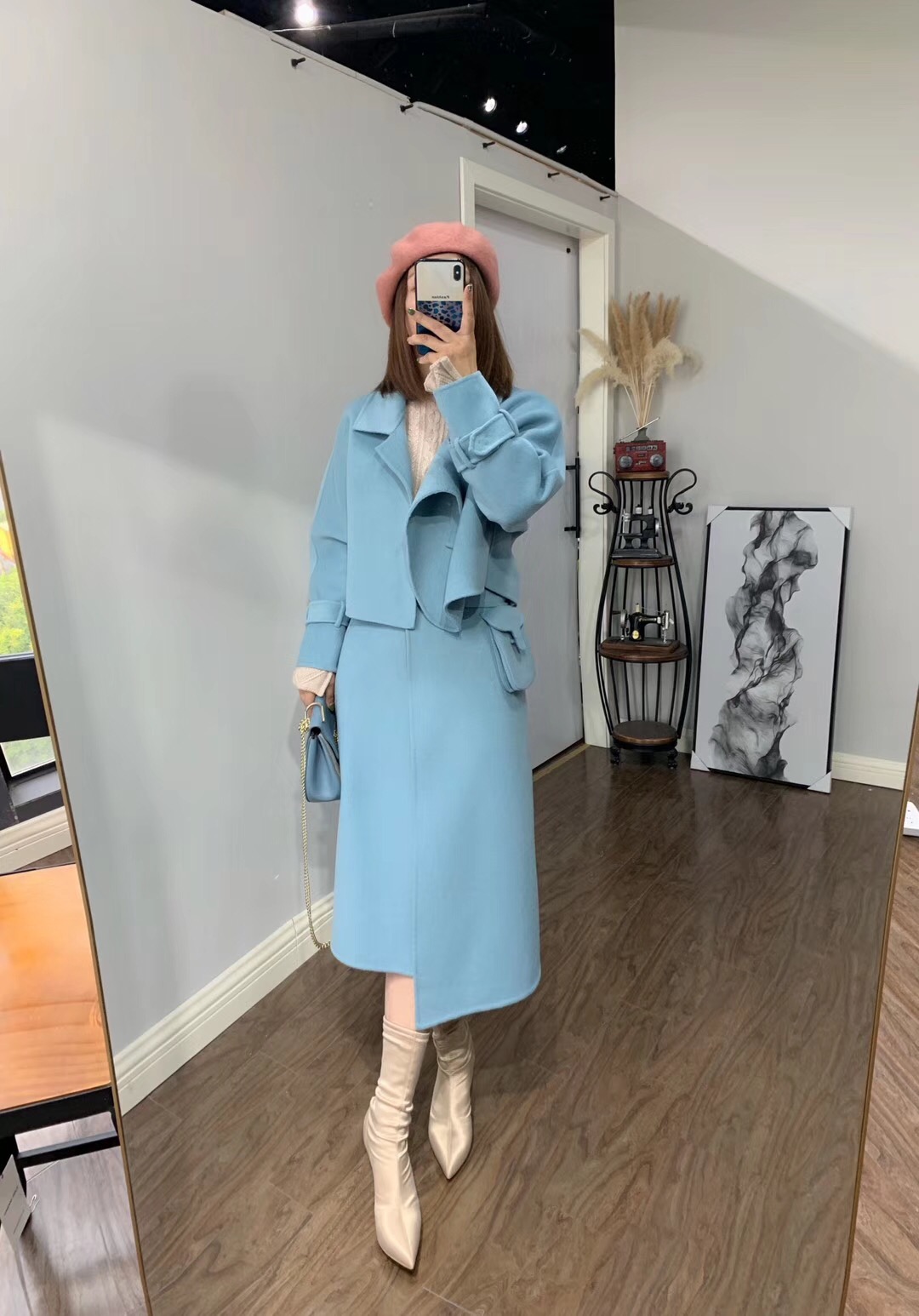 不同版型深灰色双面羊毛大衣穿搭,羊毛绒大衣怎么穿不显臃肿