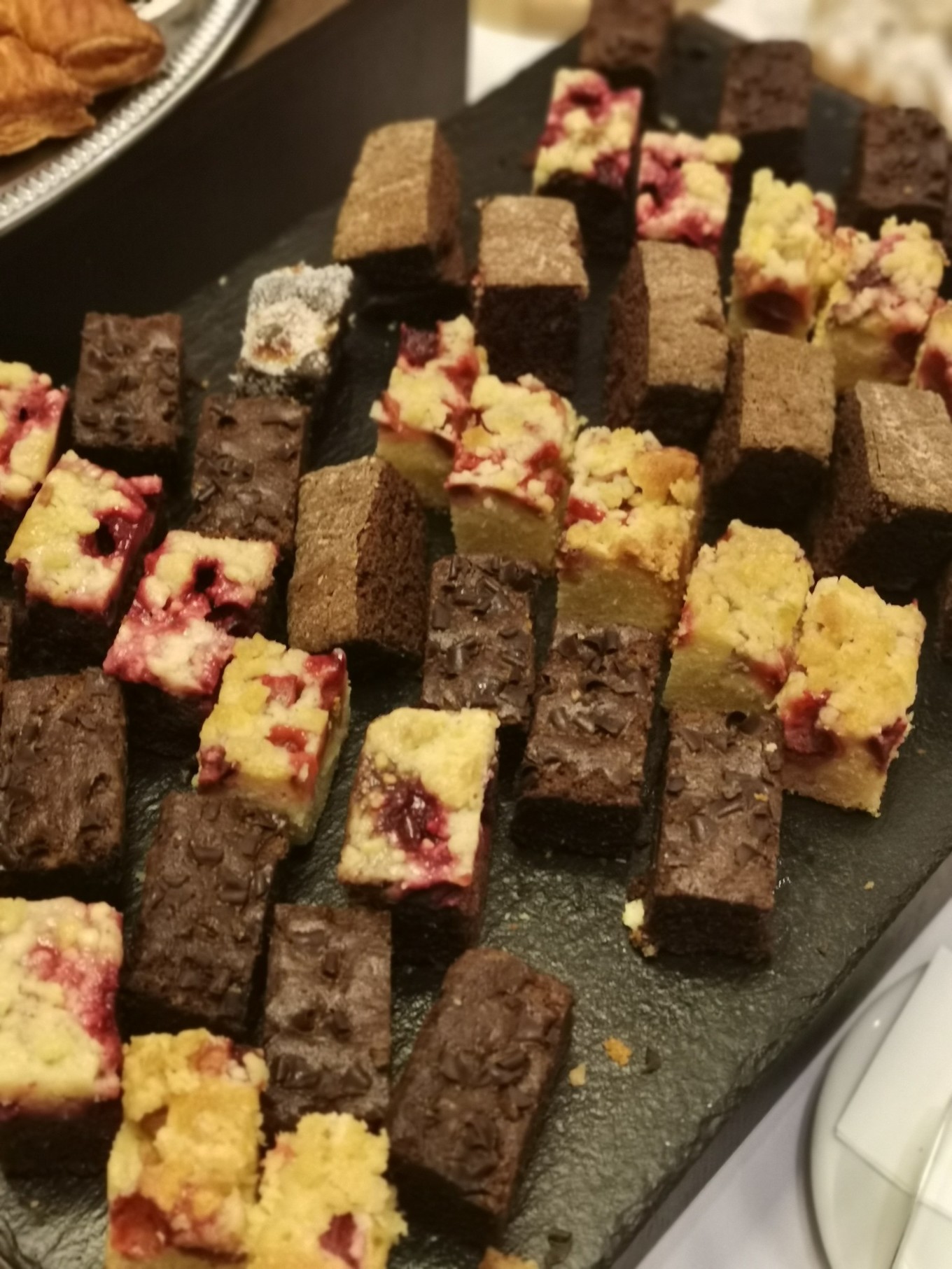 中欧旅游攻略多瑙河,中欧览秀城美食