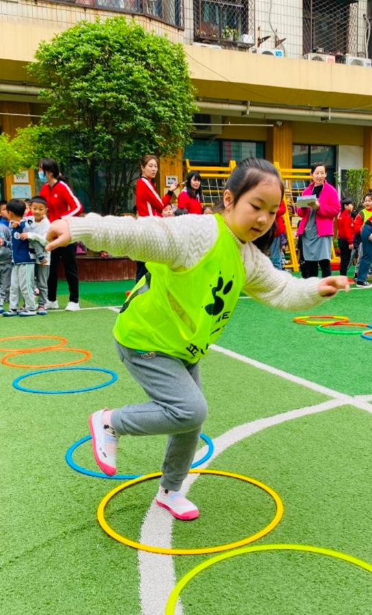 幼儿园足球嘉年华足球比赛视频,幼儿园足球主题游园活动