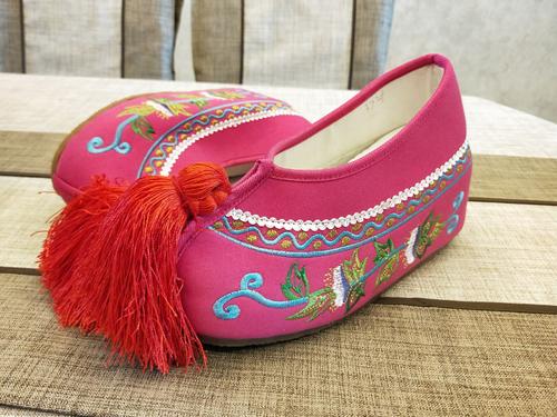 中国戏曲服饰的起源和形成,中国戏曲鞋