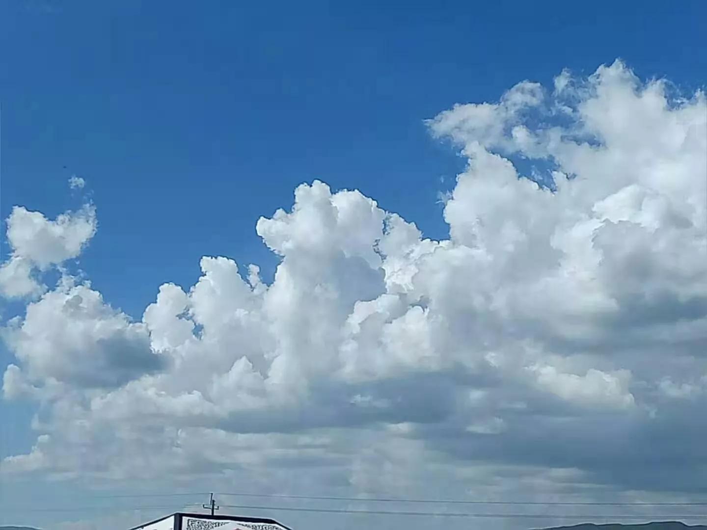 去青海湖的路上,青海湖的达玉部落咋样