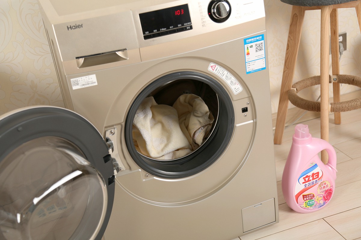 晒衣不爱干,水洗伤面料?不妨看看这台海尔微蒸汽空气洗洗衣机