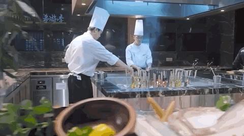 海花岛希尔顿海鲜自助餐团购,在希尔顿住酒店可以免费吃自助餐