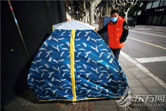 疫情防控隔离点帐篷,疫情防控国道旁边帐篷