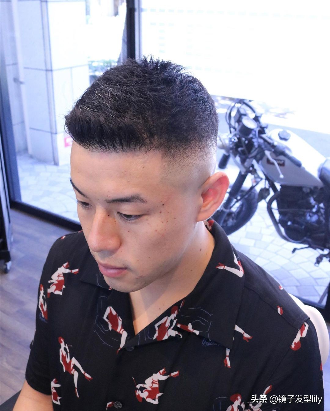 帅气两边铲发型图片短发,两侧头发铲短这样的发型你会剪吗