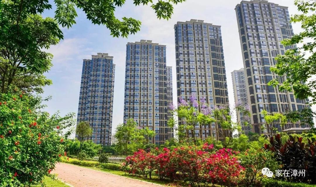 小型楼盘有什么优缺点,大楼盘和小楼盘哪个更值得买