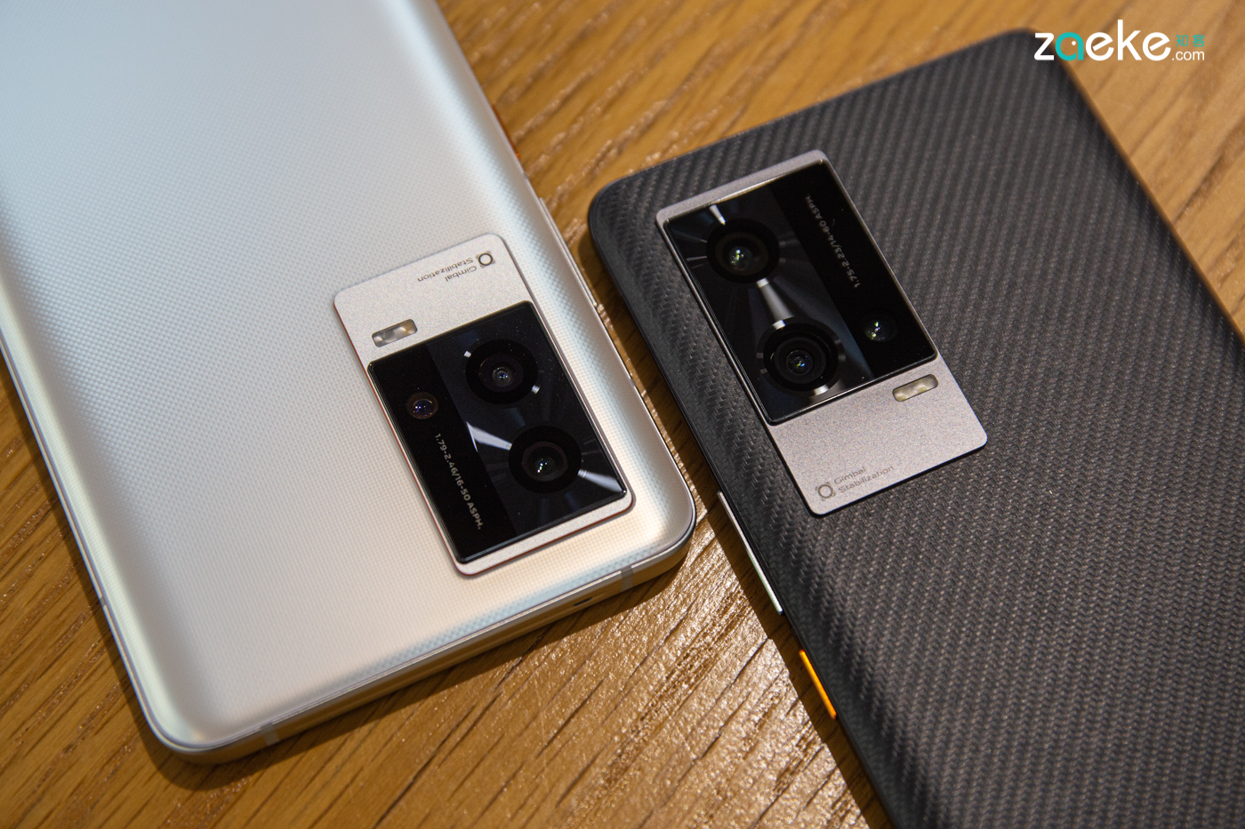 iqoo8燃色配色带壳,iqoo8燃变色