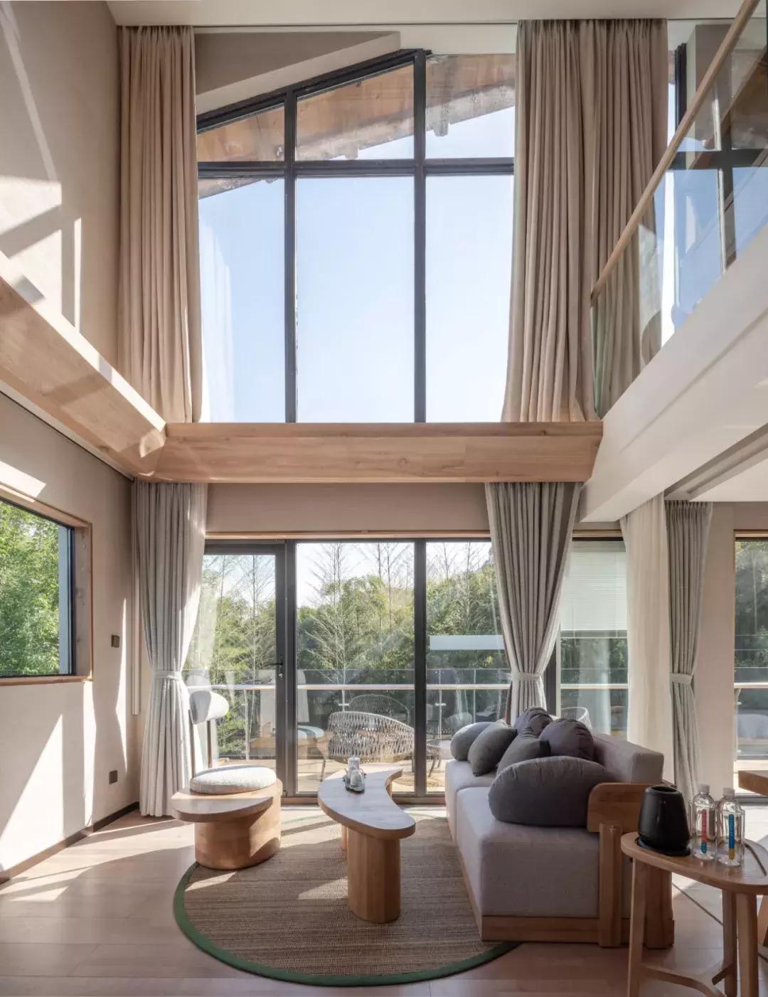 深山废弃的五星级酒店,一个被7万亩竹海包围的树屋酒店