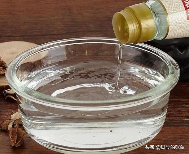 白衬衣如何洗白,白衬衣怎么洗白小妙招