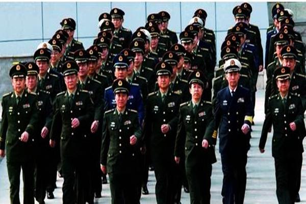 团部参谋和连长,当团部参谋还是连长