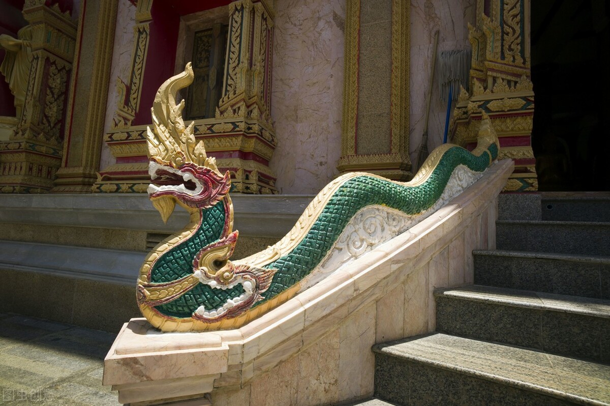 中国古代神话传说大全,中国100个神话故事盘古开天辟地