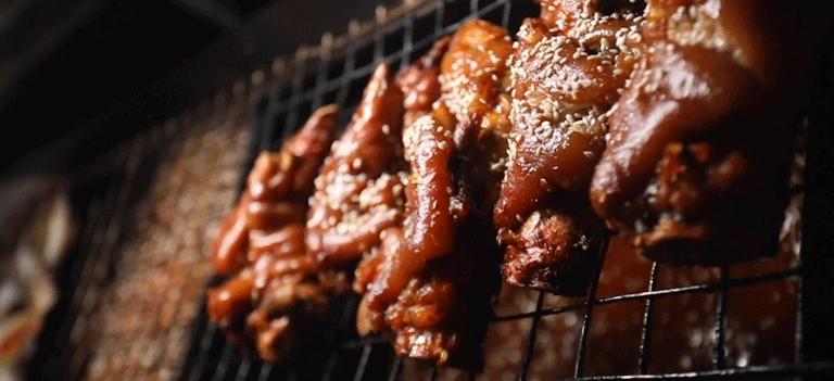 木屋烧烤烤全羊价格表,木屋全羊烧烤