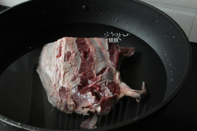 卤牛肉，记住这些小窍门，牛肉不老不碎有嚼头，方法简单一学就会