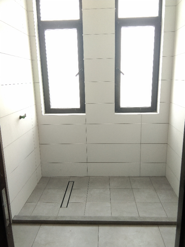 下沉式淋浴房地面做法推荐,钻石型卫生间淋浴房地面做法