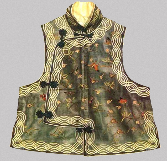 马甲这样搭配最显时髦风范,马甲怎么穿搭配才好看