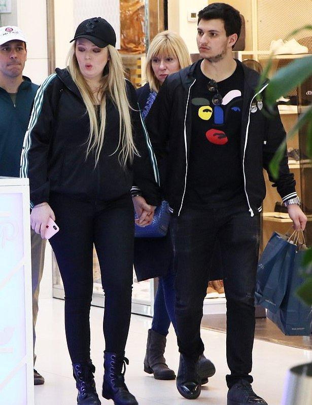 蒂芙尼特朗普和巴伦,伊万卡蒂芙尼近期照片