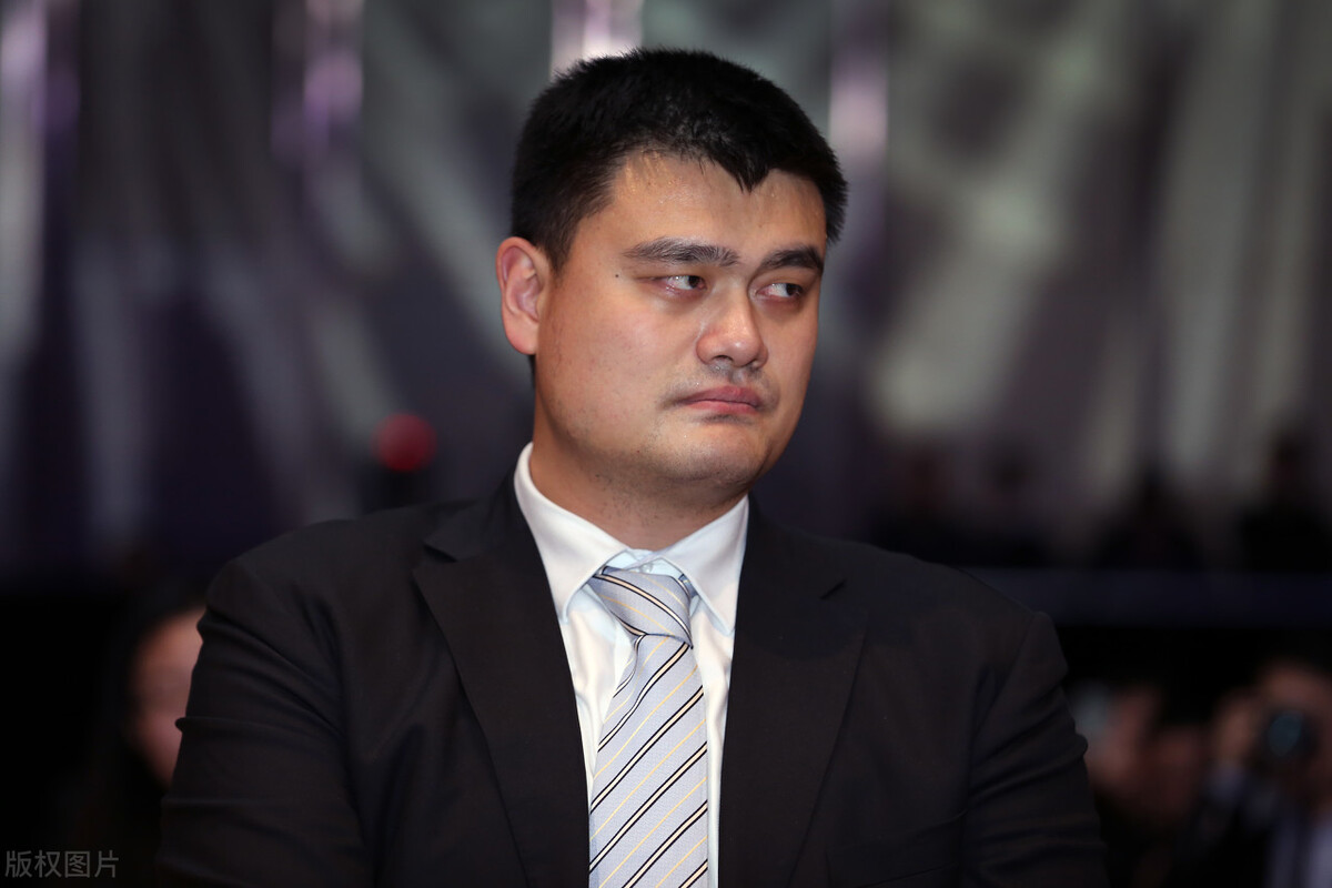 姚明的故事：中国篮球第一人，和麦迪太可惜，篮协主席的功与过