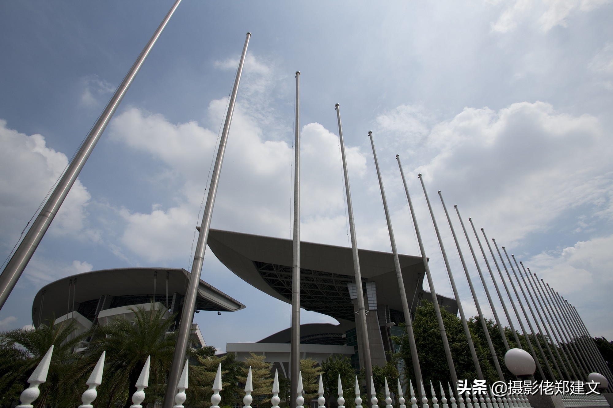 广东奥林匹克体育中心在翻新了吗,昔日奥运冠军现状