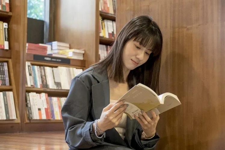 为什么台湾女明星多出文艺女青年？