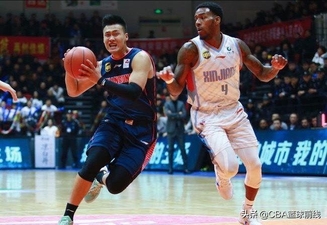 威少力挺亚当斯,威少失三双怒吼亚当斯