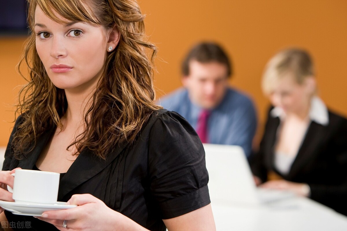 遇到一个吹毛求疵的上司该如何,遇到脾气暴躁的老板怎么办