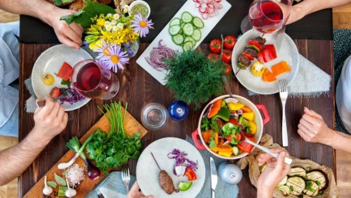 农庄餐饮怎么经营赚钱,怎么经营农家乐卖菜生意