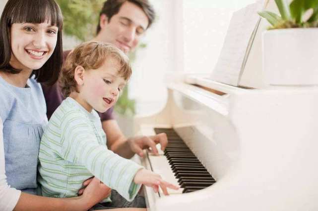 孩子不爱出去玩爱呆在家里,孩子不爱出门社交