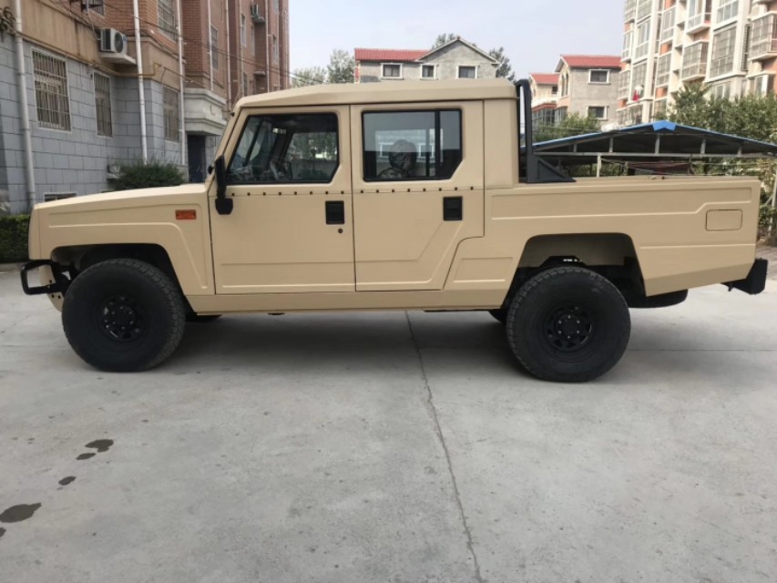 国产汽车悍马,沙漠版北汽勇士皮卡车