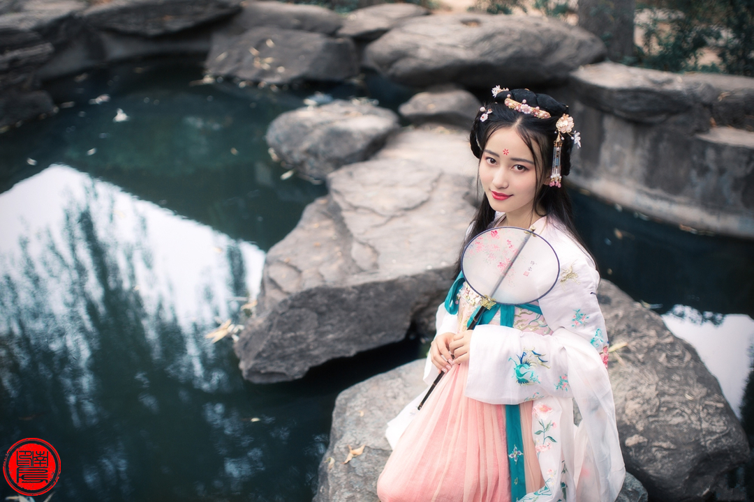 说说近两年汉服流行起来的原因,穿汉服一定要知道汉服知识吗