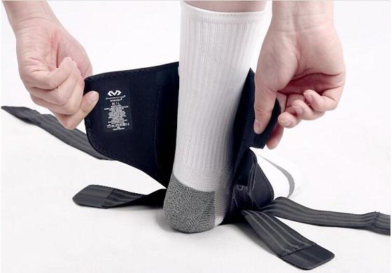 打篮球脚崴了能走路但是很痛,打篮球崴脚还想打