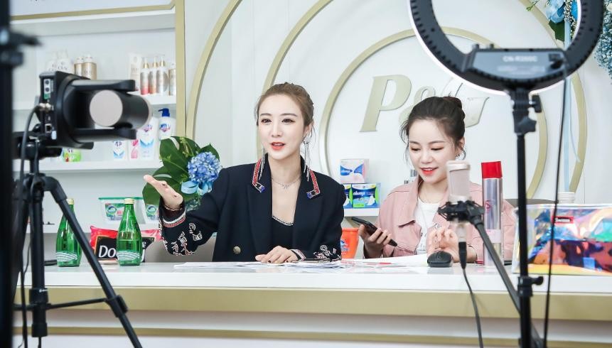 爆薇娅直播间买东西比实体店贵，差价就是你的智商税