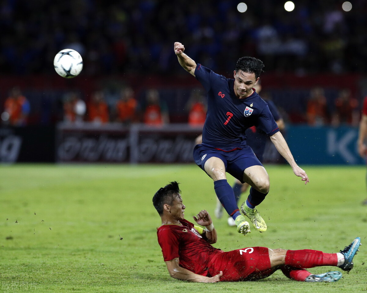 日本网友称中国比韩国更难踢，越南国脚说可以从中国男足身上拿分