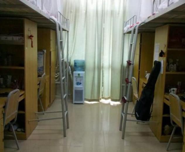 大学宿舍有哪些“内幕”？就在女生宿舍，隐藏很多心机，提前防备