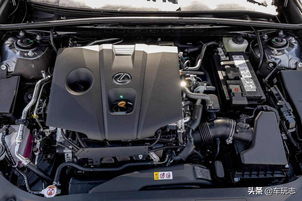 2017款雷克萨斯es250豪华顶配功能,雷克萨斯es260和es300h怎么选