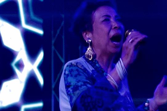 年均66岁的豹纹大妈团火了！唱rap，跳电音，连总理都点赞