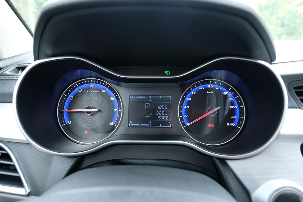 人生的第一台汽车？试驾吉利远景家族