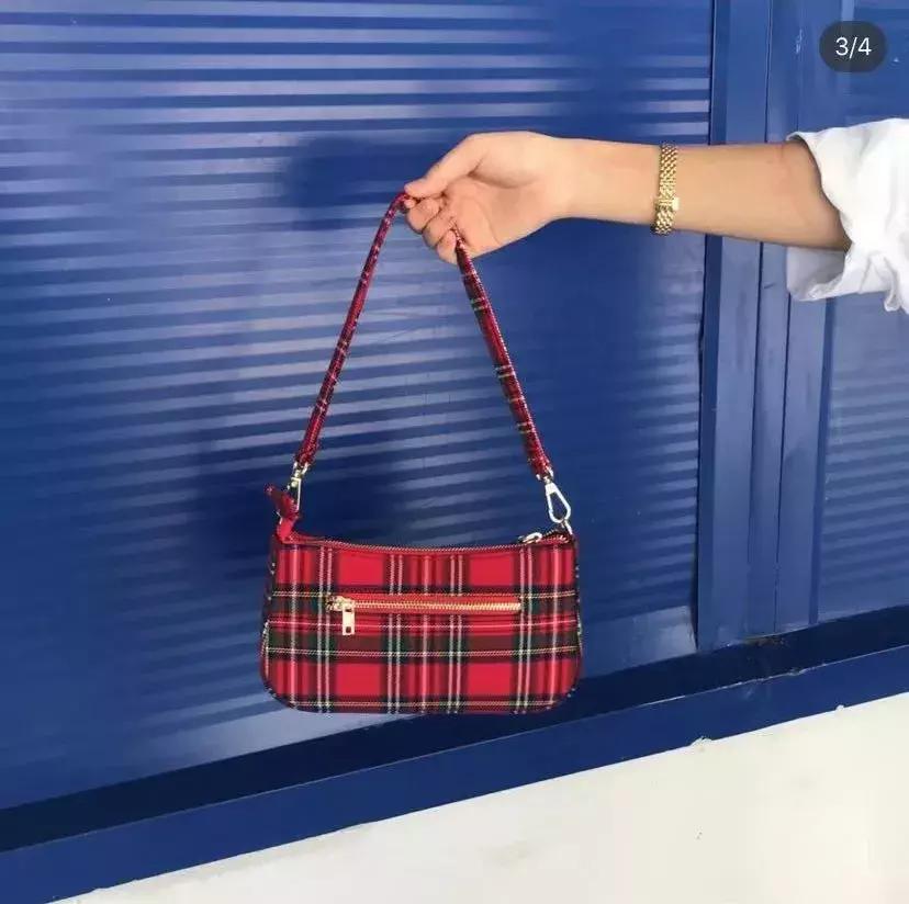 瘦小个穿什么裤子好看,瘦小个子穿什么版型的服装