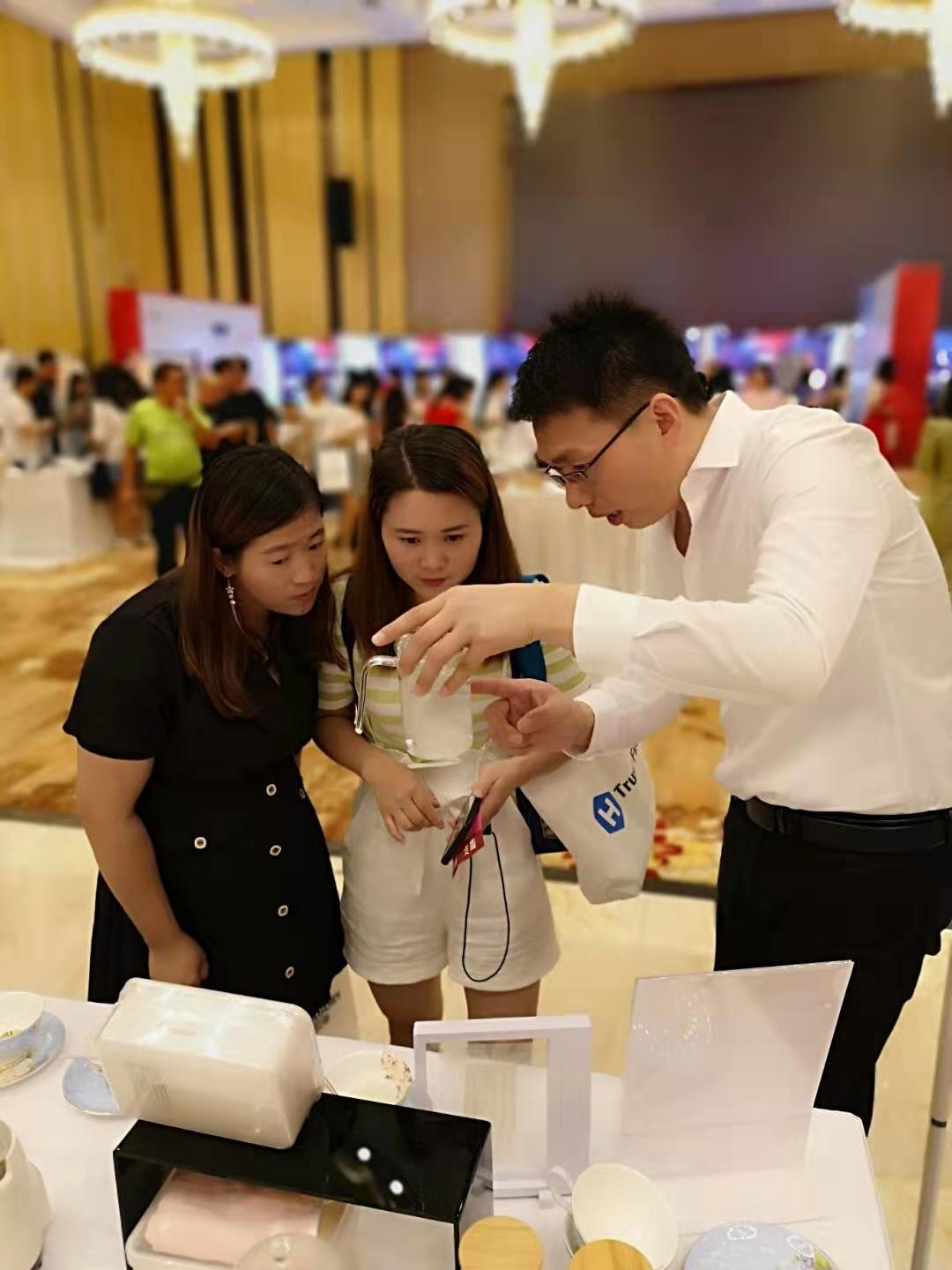 林瑞阳和他的新零售大会，恩宁堂燕窝备受时尚爱美女性追捧